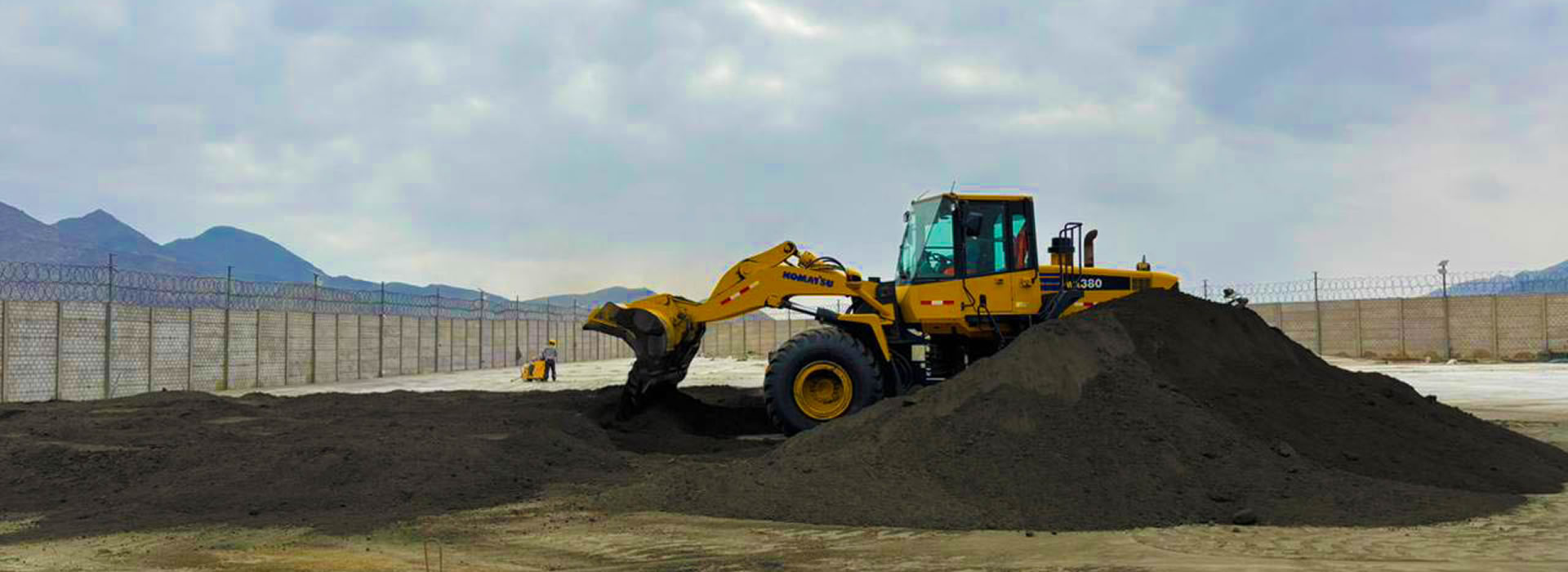 servicios de molienda de minerales, almacenamiento de minerales a granel o en big bag
